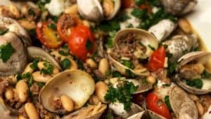 clams with sausage and beans