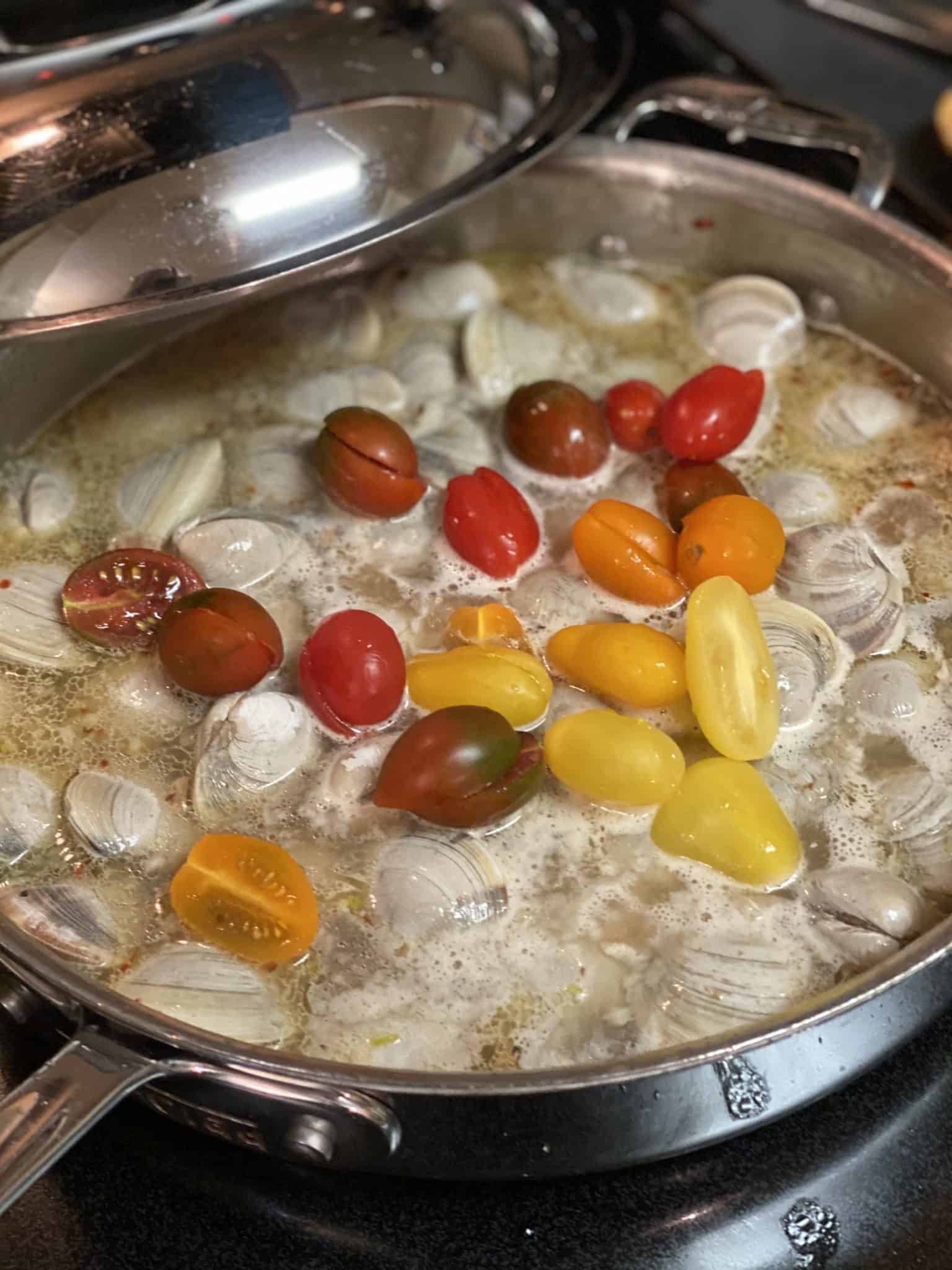 BUCATINI WITH CLAMS PASTA EASY RECIPE