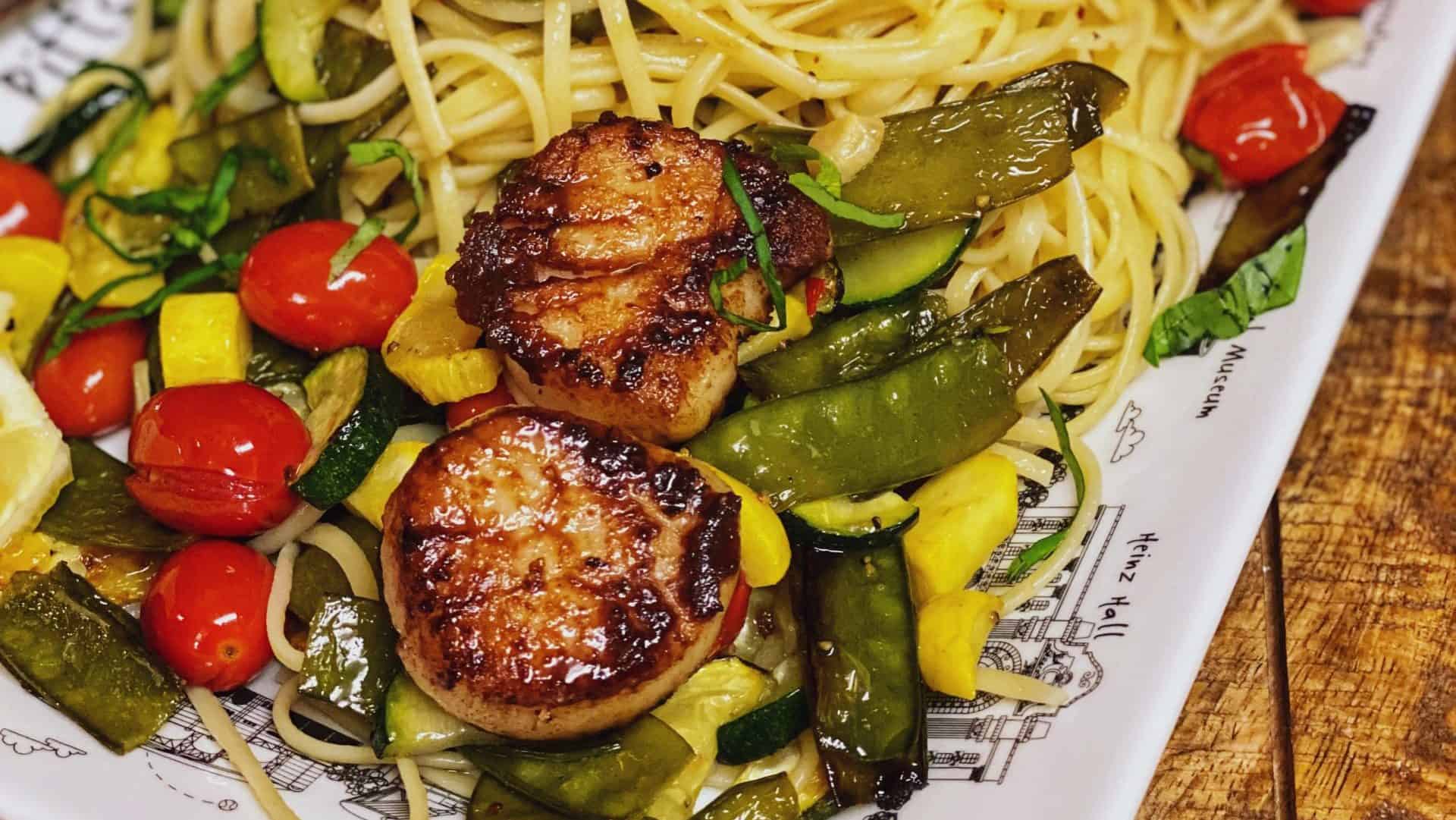 SEARED SCALLOPS WITH SUMMER VEGETABLES PASTA