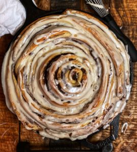 cast iron cinnamon roll
