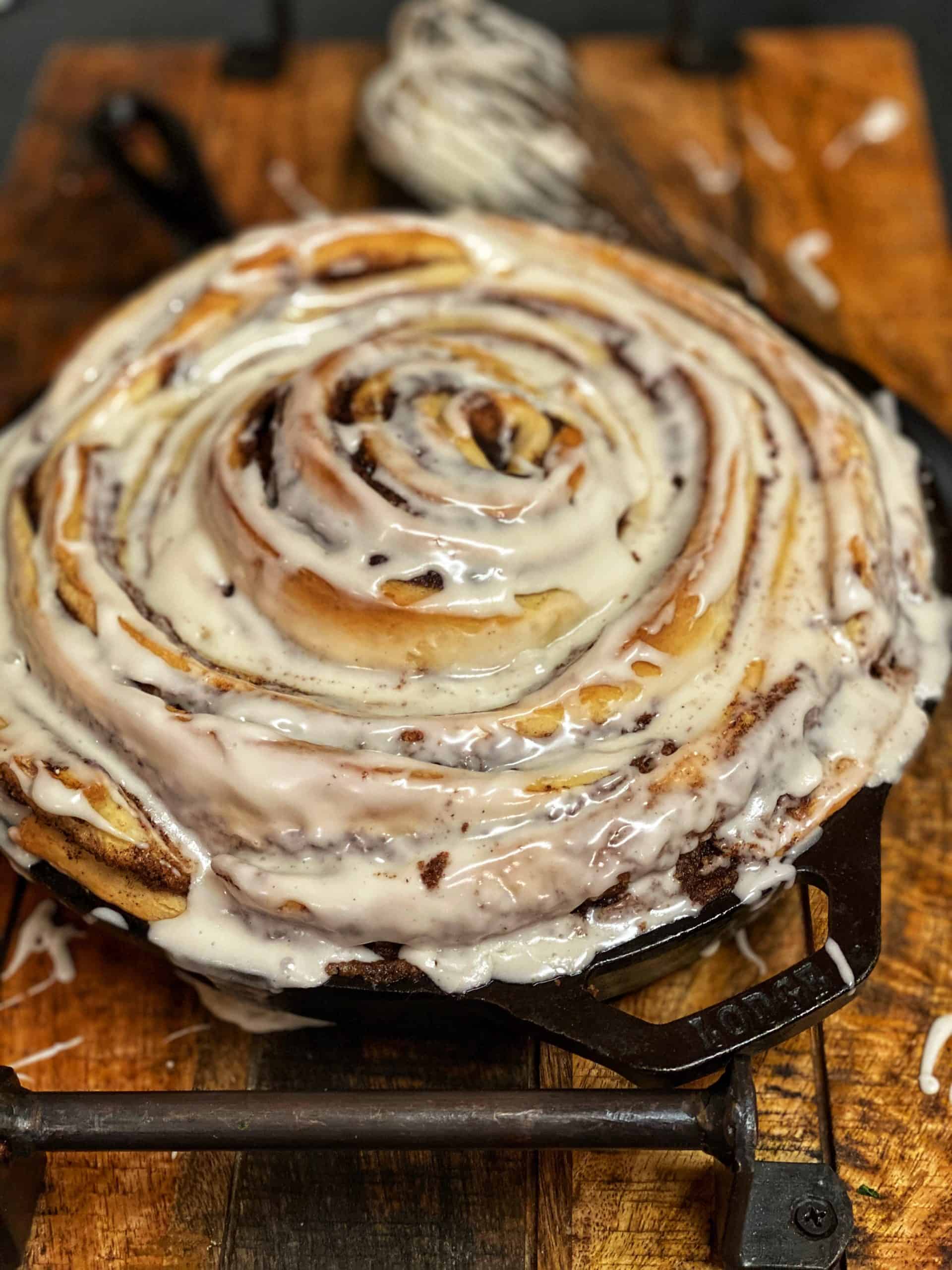 CAST IRON CINNAMON ROLL BAKING HOMEMADE