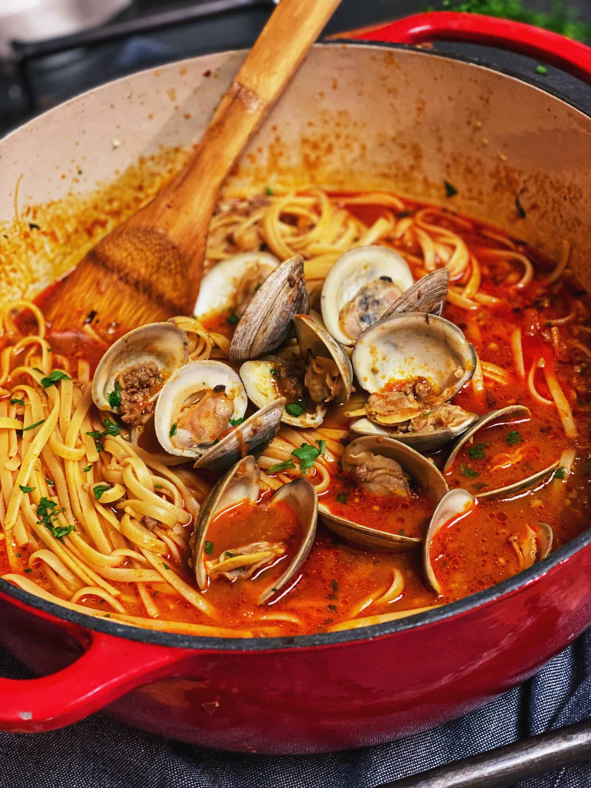 LINGUINE WITH RED CLAM SAUCE PASTA EASY RECIPE