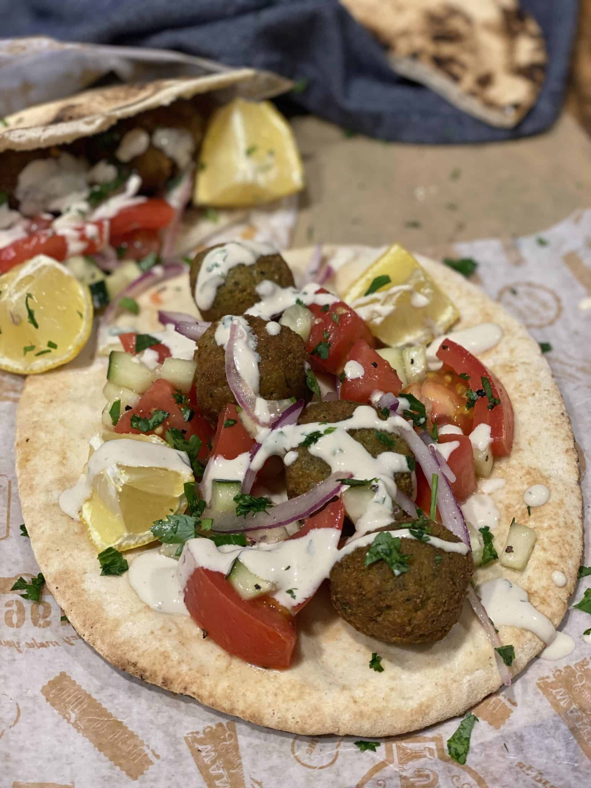 FALAFEL | DINNER IDEAS | VEGETARIAN | MIDDLE EASTERN FOOD