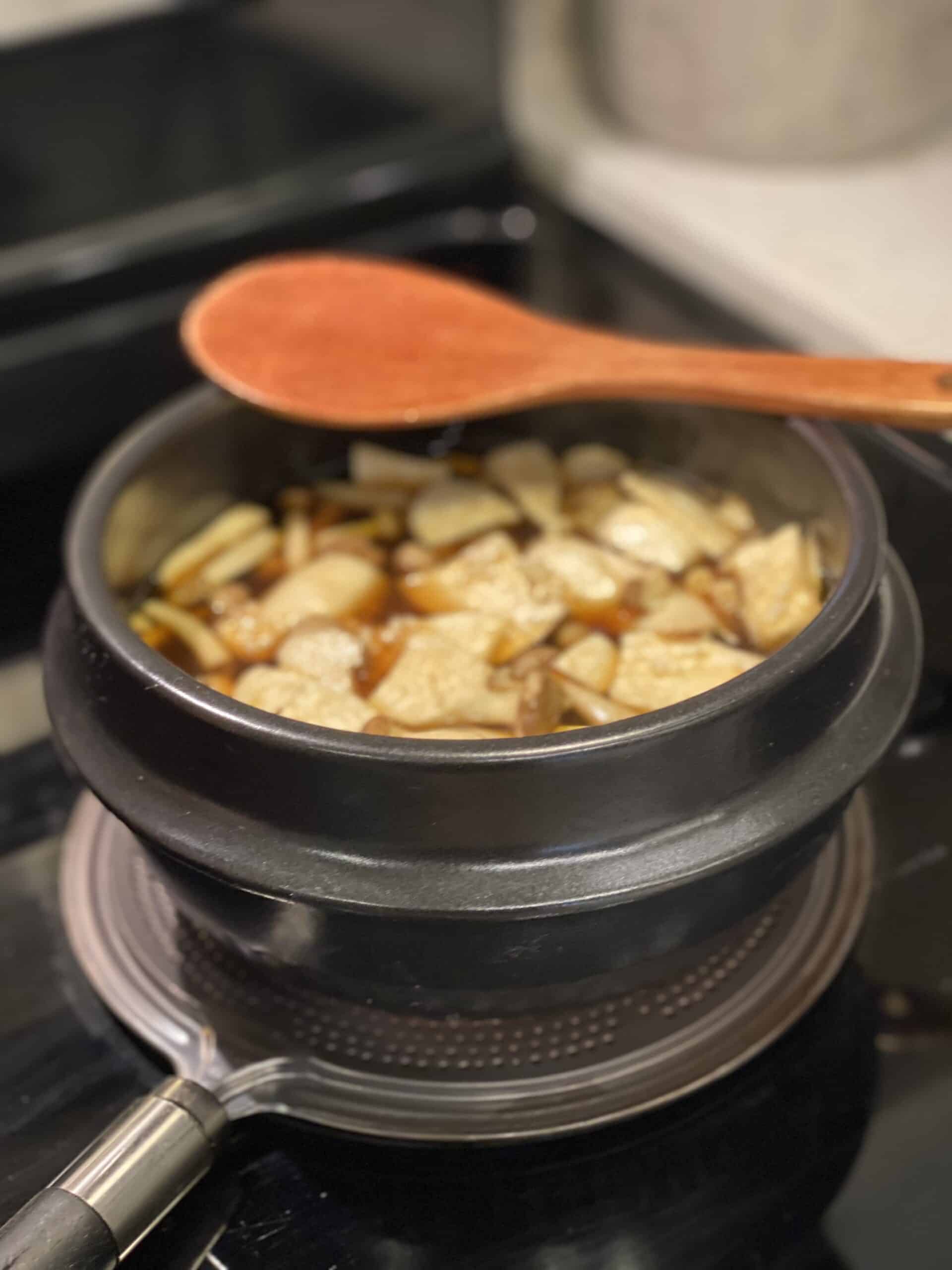 KAMAMESHI WITH MUSHROOMS JAPANESE FOOD
