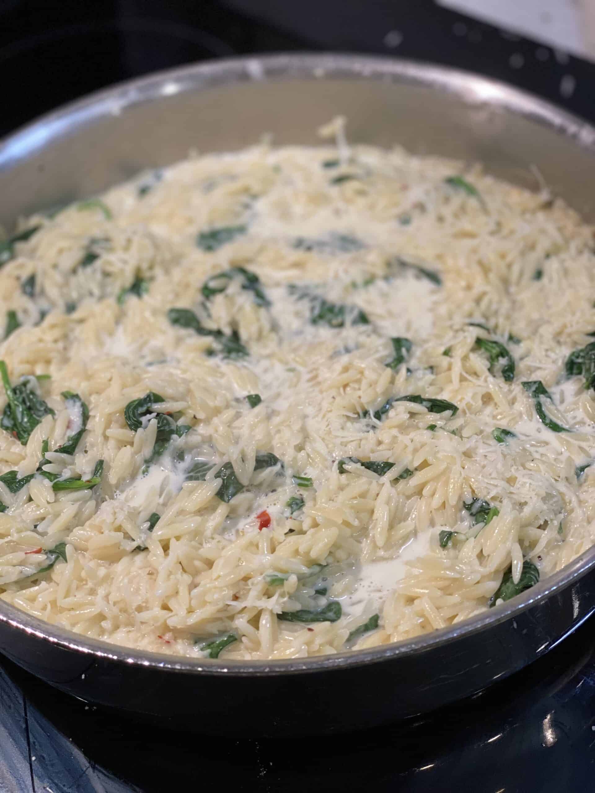 CREAMY SPINACH ORZO PASTA | EASY DINNER RECIPES